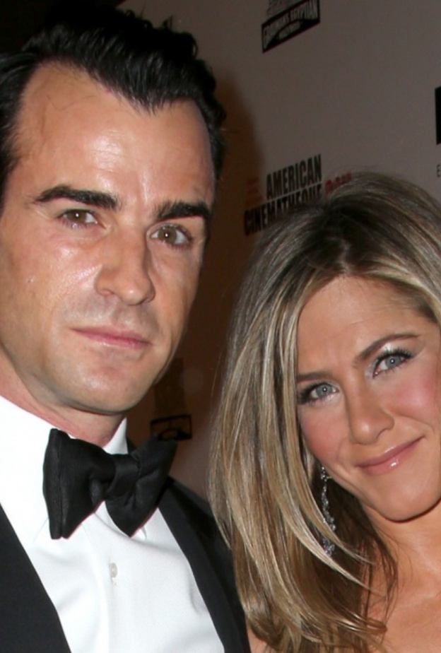 خطيب جينيفر آنيستون سيقتلها إذا أجرت عمليات تجميل!!