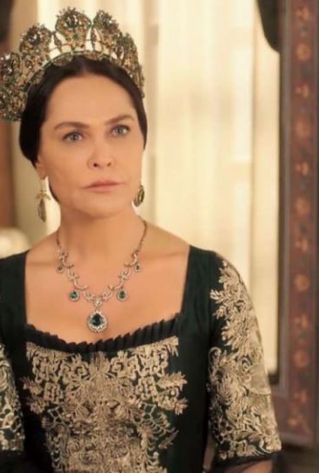 هوليا أفشار