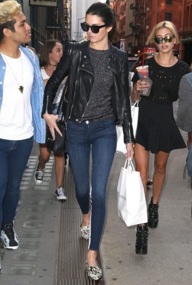 بالصور كيندال جينير وهيلي بدوين تتسوقان في نيويورك