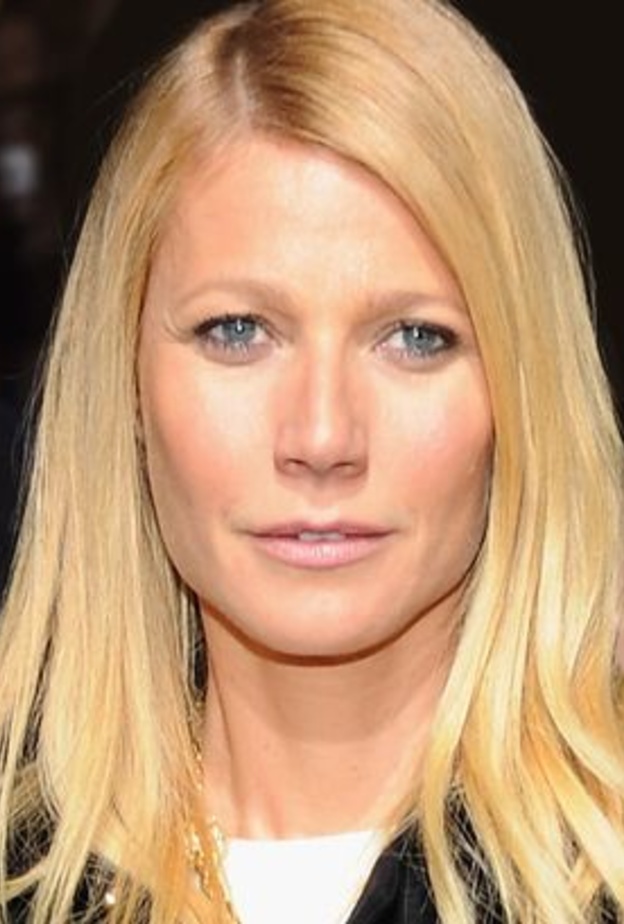 أنجلينا جولي وبراد بيت وجوينث بالترو