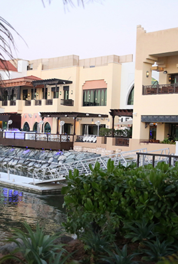 مهرجان الخيال العربي في سوق قرية البري أبوظبي