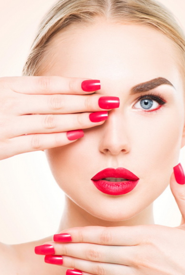  إوداعاً للهالات السوداء مع أحمر الشفاه