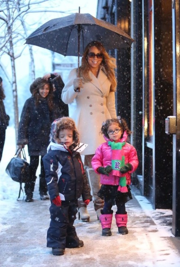 بالصور: ماريا كاري تتسوق في Aspen