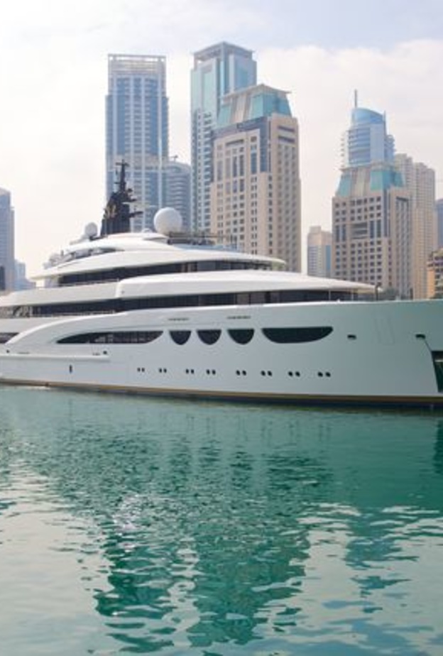 استمتعوا برحلات بحرية على أفخم اليخوت في دبي