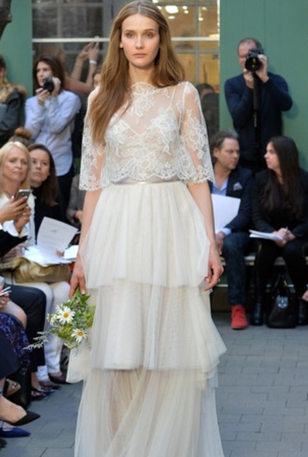 عرض ازياء مجموعة "MONIQUE LHUILLIER" لفساتين الزفاف ربيع وصيف 2017