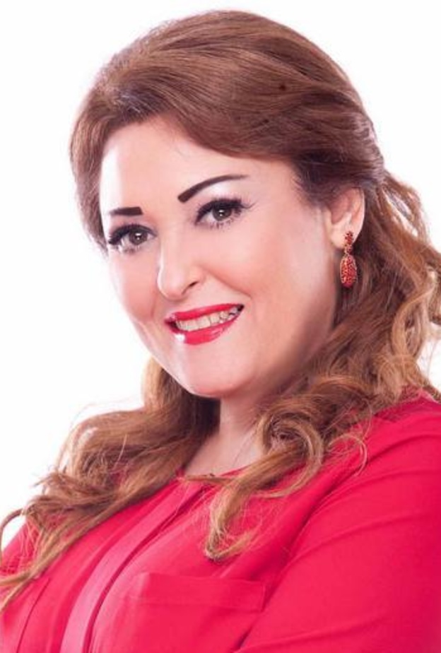 الممثلة القديرة نهال عنبر