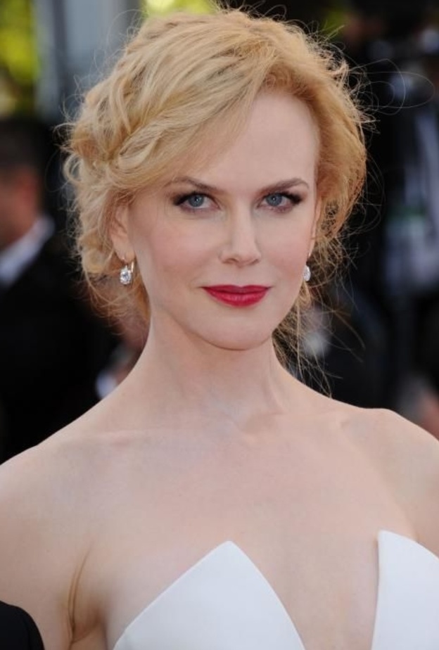 نيكول كيدمان خلابة بالثوب الابيض