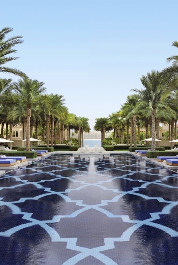 منتجع ون آند أونلي