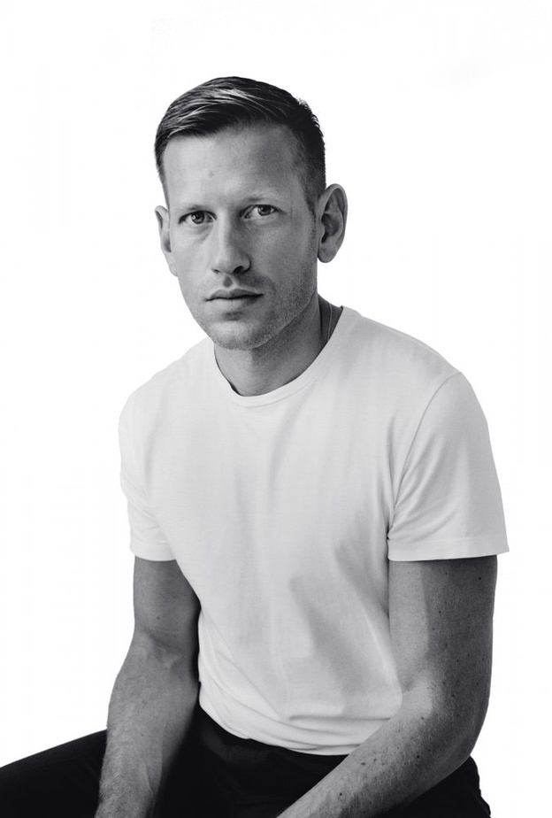 مدير التصميم الجديد للأحذية النسائية في Salvatore Ferragamo