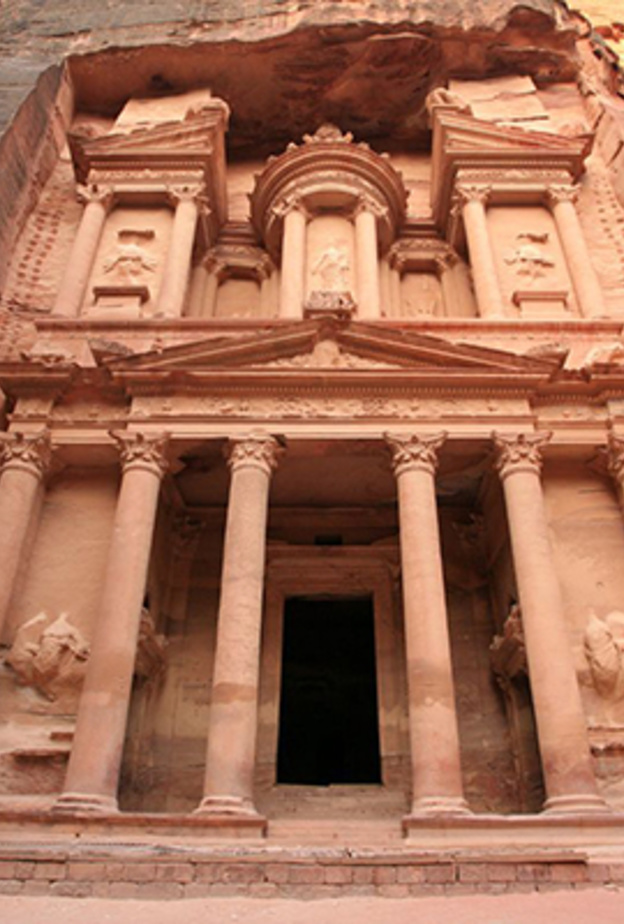 البتراء .. من أجمل الوجهات السياحية في العالم