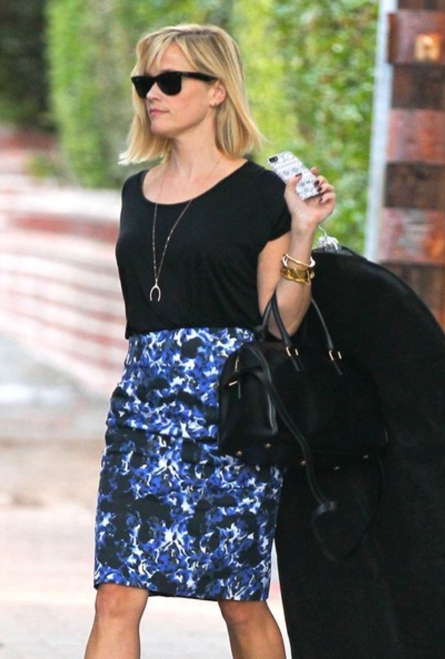 بالصور: ريز ويذرسبون تغادر مكتبها في بيفرلي هيلز