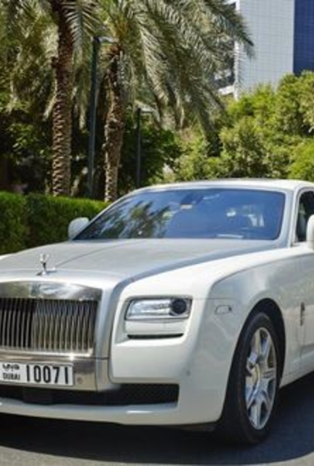 السيارات الفارهة من شرطة دبي إلى عيادات الأسنان!