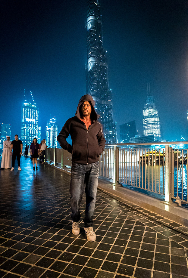 شاهدوا روعة دبي مع شاروخان !