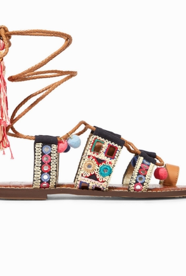 Oscar de la Renta أقراط