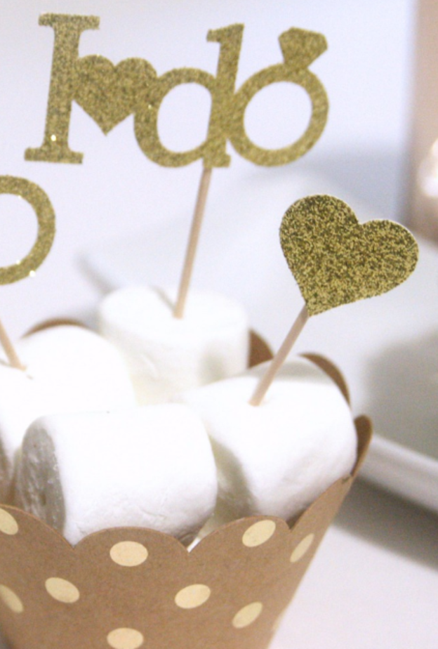 جربي تقديم كعكات الكب كيك في حفل زفافك في علب