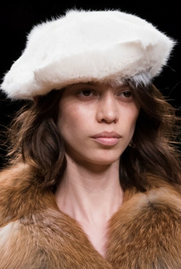 Simonetta Ravizza قبعة فرنسية بيضاء من سيمونيتا رافيزا