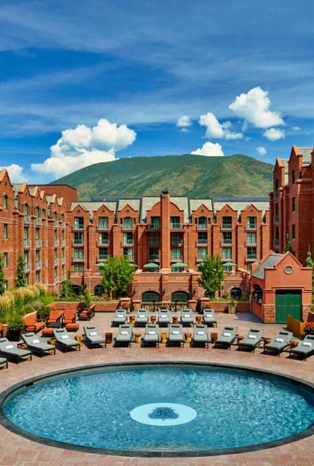 St. Regis Aspen Resort, Colorado, US - Exterior View  منتجع St. Regis Aspen –  المنظر الخارجي