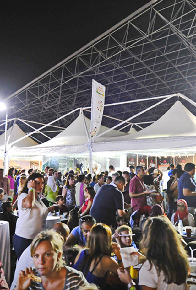 احتفال بالمأكولات الشهية في مهرجان مذاق أبوظبي 