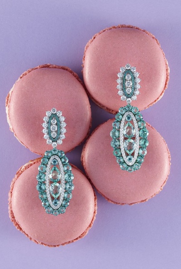 اقراط شوبارد رائعة بأحجار البريليوم الأخضر من مجموعة Temptationsf