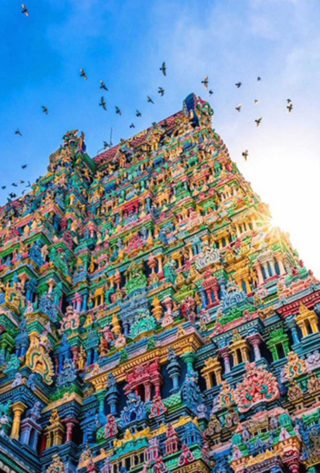 معبد ميناكشي في تاميل نادو في جنوب الهند 