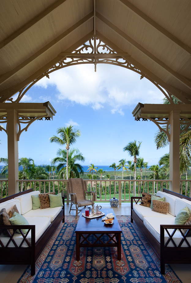The Peninsula House - Las Terrenas - Giant Chess Pieces