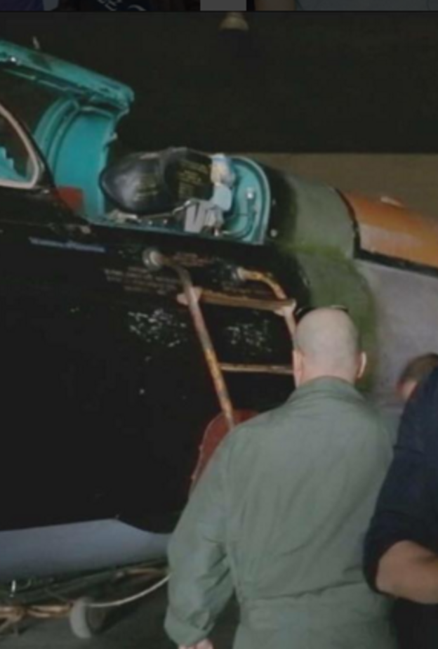 يجسد قائد سرب في اكبر معركة جوية بعد الحرب العالمية الثانية