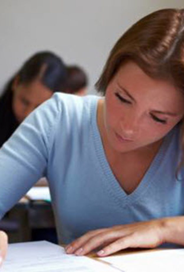 مساعدة المرأة على التعلَم