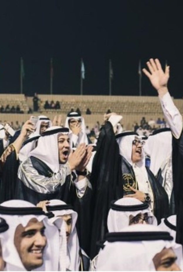 لقطة للطلبة اثناء أحدى إحتفال الجامعة بتخرجهم 