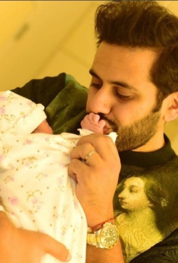 عبد الله بو شهري يستقبل مولدته