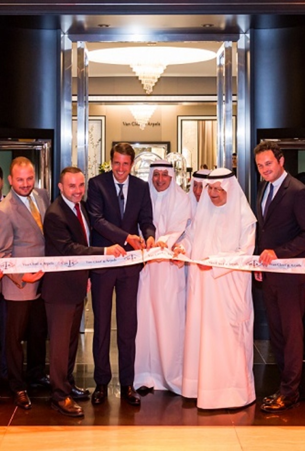 دار فان كليف أند آربلز تفتتح بوتيكها الجديد في الكويت