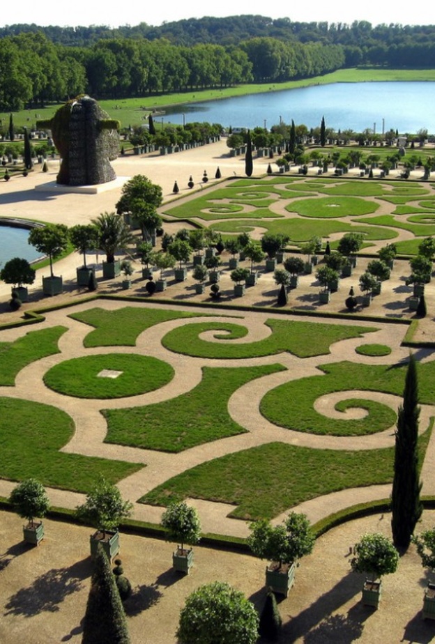 الإقامة في فرساي .. حلم قد يتحقق !