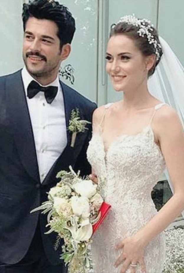 بوراك اوزجفيت وفهرية افجان