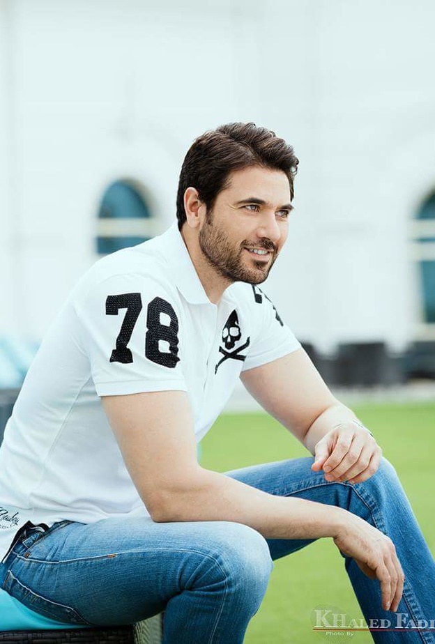 النجم احمد عز