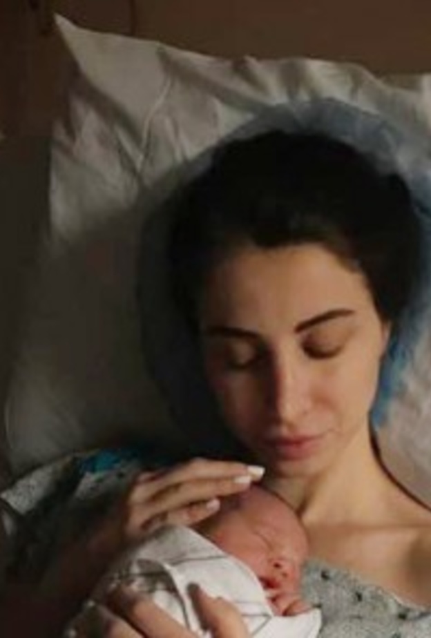 أنابيلا هلال عقب الولادة