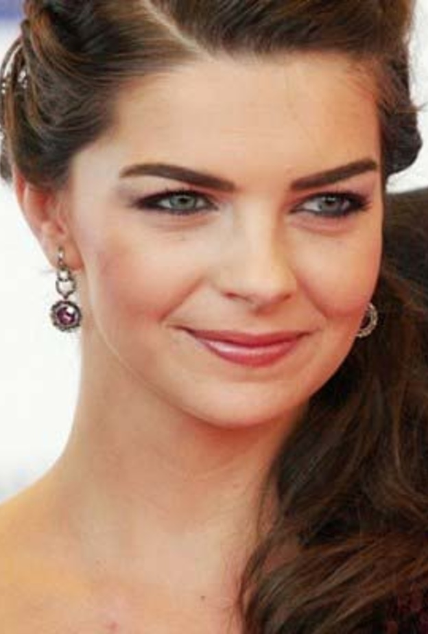 السلطانة مريم تحارب العنف ضد المرأة 