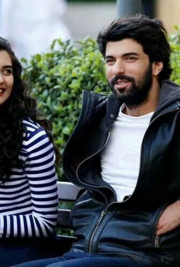 توبا بويكستون وانجين اكيورك في العشق الأسود