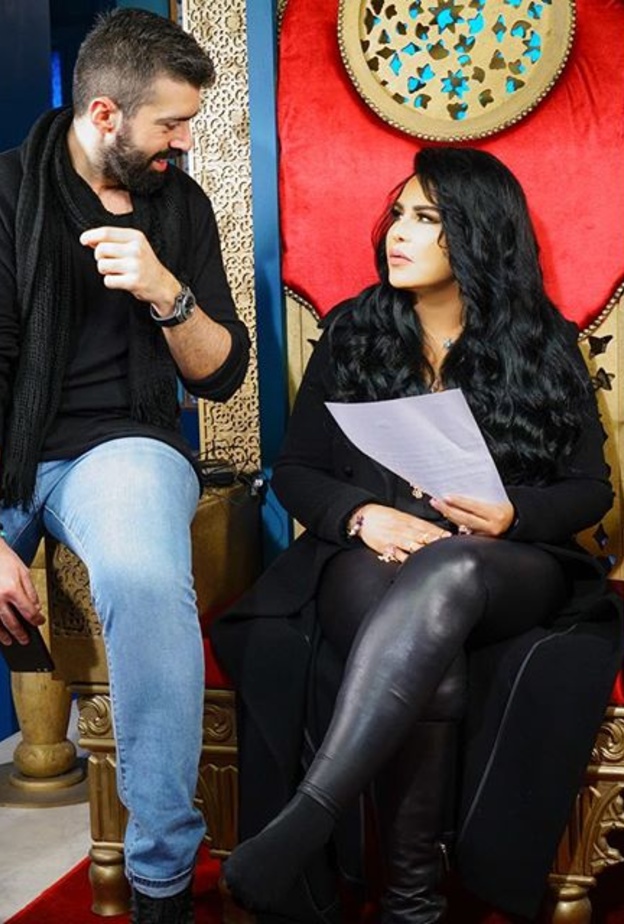 المتسابق البحريني الذي سيصنع للملكة فستانا ذهبيا