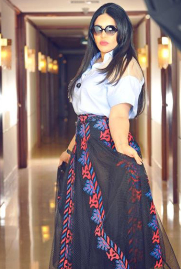 اطلالة فوضوية من جميع الأنحاء وخاصة تسرية الشعر التي لم تناسب أحلام أبداً