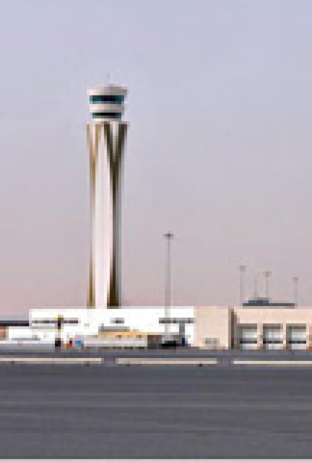 افتتاح مطار آل مكتوم الدولي امام حركة الطيران