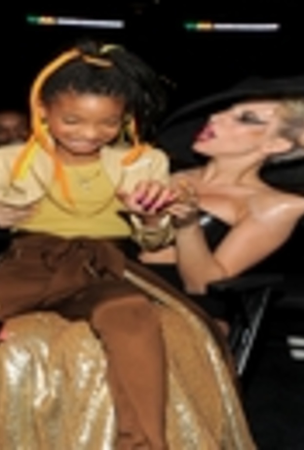 ليدي غاغا تفكر بإنشاء مؤسسة لمساعدة الأيتام