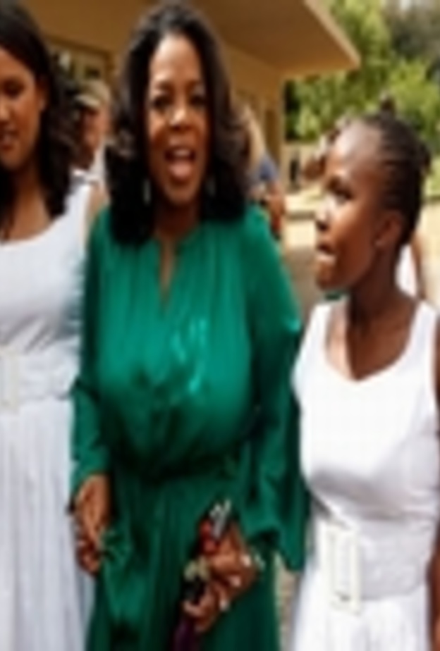 أوبرا وينفري تحضر حفل تخرج أول دفعة فتيات من أسر محرومة