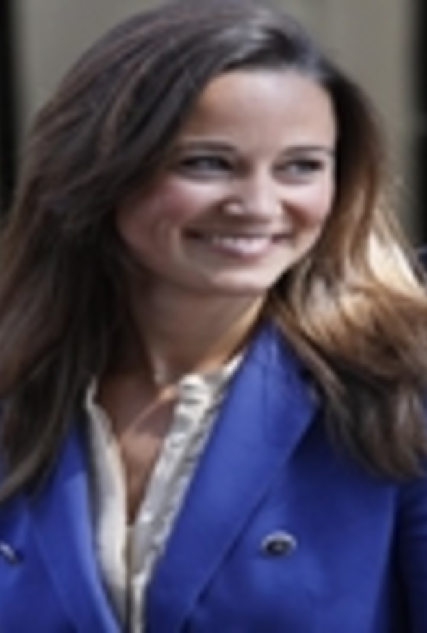 بيبا ميدلتون تهدد المخرجين والمنتجين بالقضاء