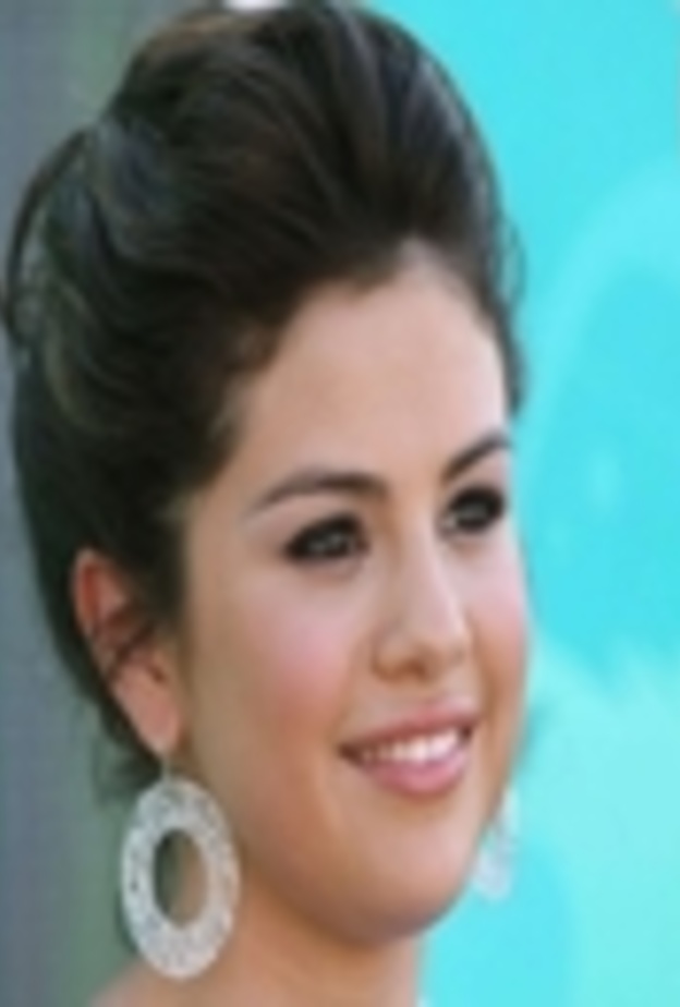 سيلينا غوميز تحصل على أمر قضائي لإبعاد مطاردها