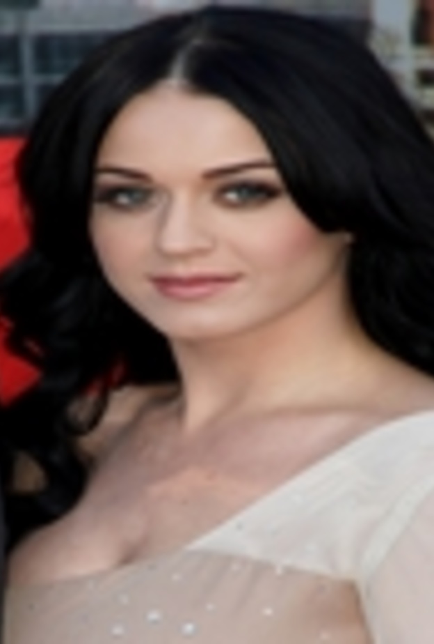 كاتي بيري تكتب أغاني عن انفصالها عن راسل براند