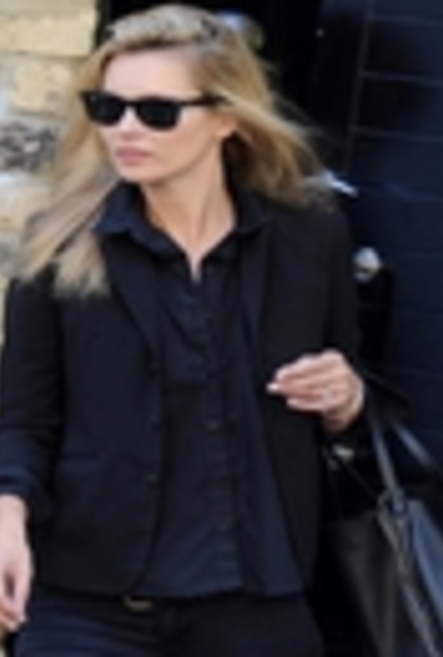 لماذا توقفت كايت موس عن استخدام مستحضرات التجميل؟