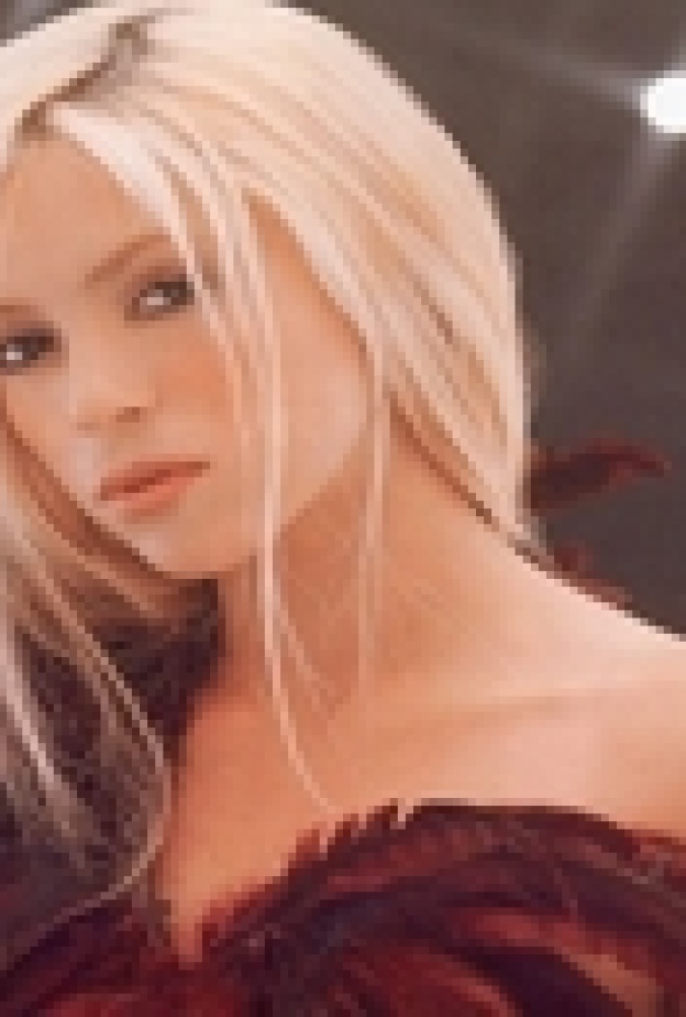 شاكيرا تبهج الأوروبيين اليوم بافتتاح إستاد كييف