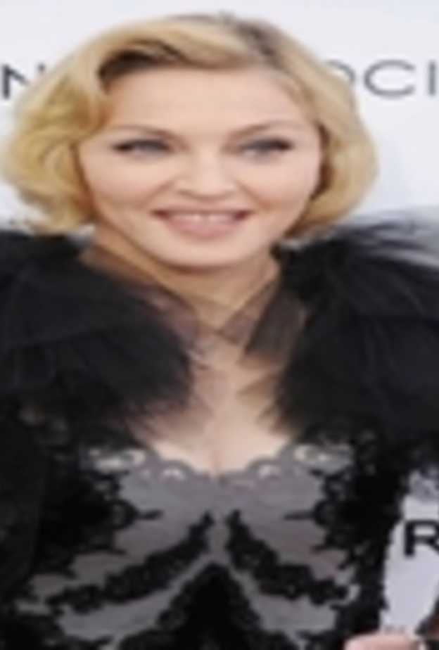 لماذا بكت مادونا على المسرح؟