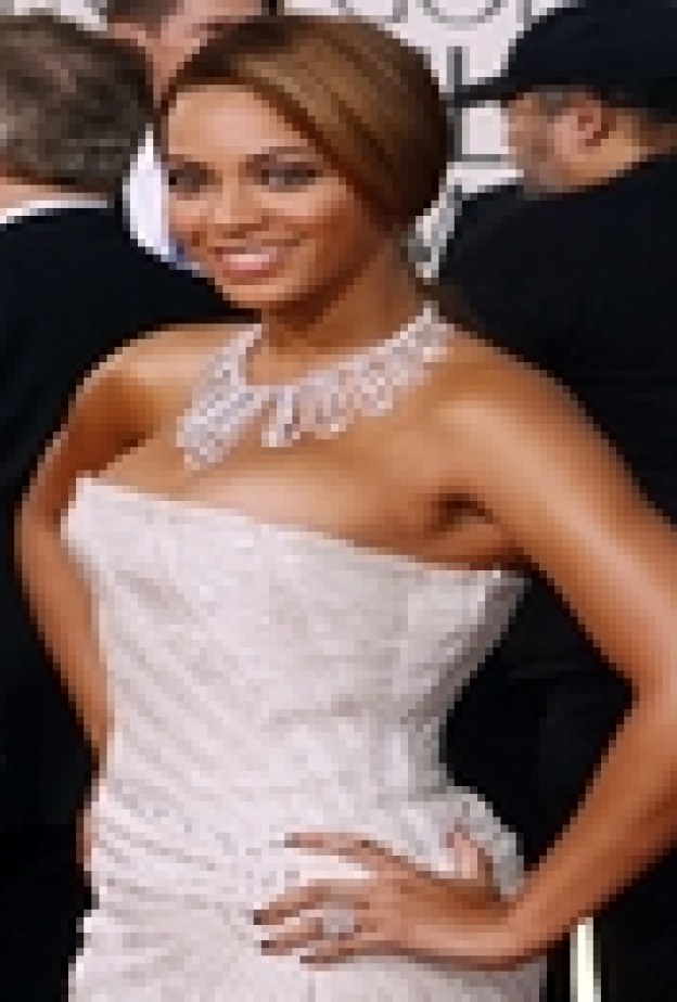 أصابع الشهيرات تحمل أغلى خواتم الخطوبة 