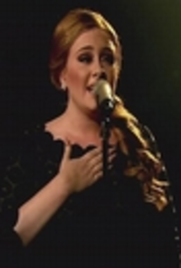 أديل تتحدث عن جراحة الصوت التي تهدد حياتها الفنية