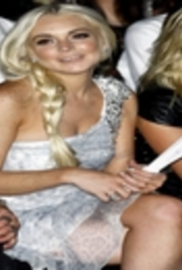 ليندسي لوهان تهدد وسائل الإعلام 